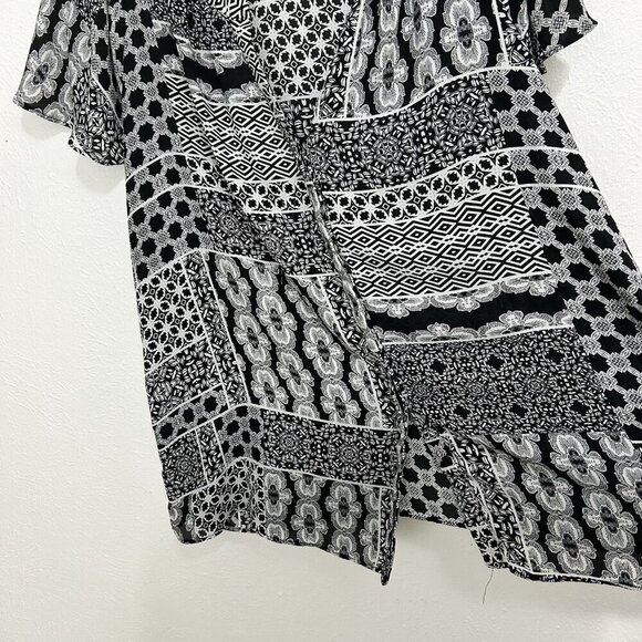 Rose + Olive Blouse Black White Geometric Short Sleeve Button Up Smocking Sz 3X - Picture 6 of 11